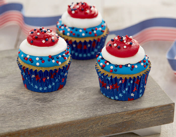 red-white-and-blue-cupcakes-home
